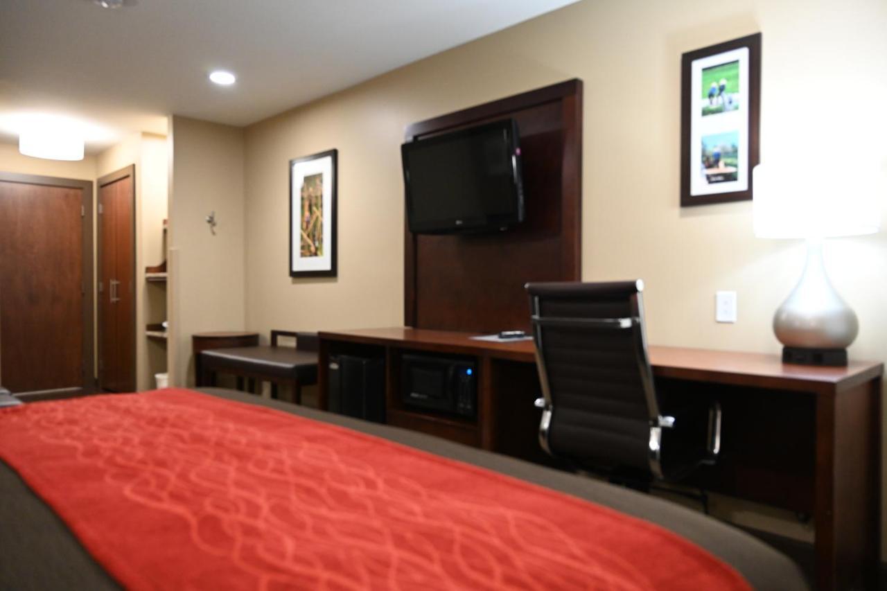 Giles Hotel Inn And Suites Pulaski 외부 사진