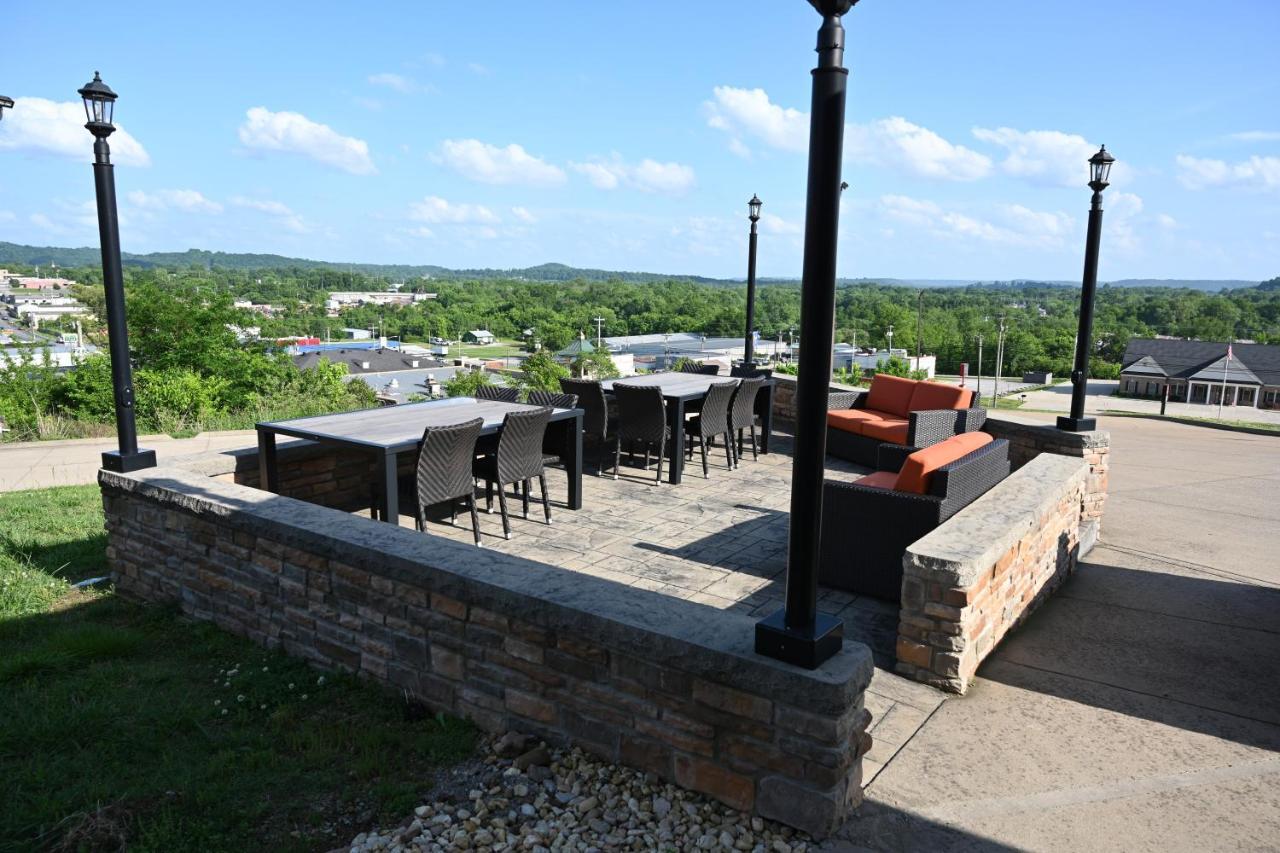 Giles Hotel Inn And Suites Pulaski 외부 사진