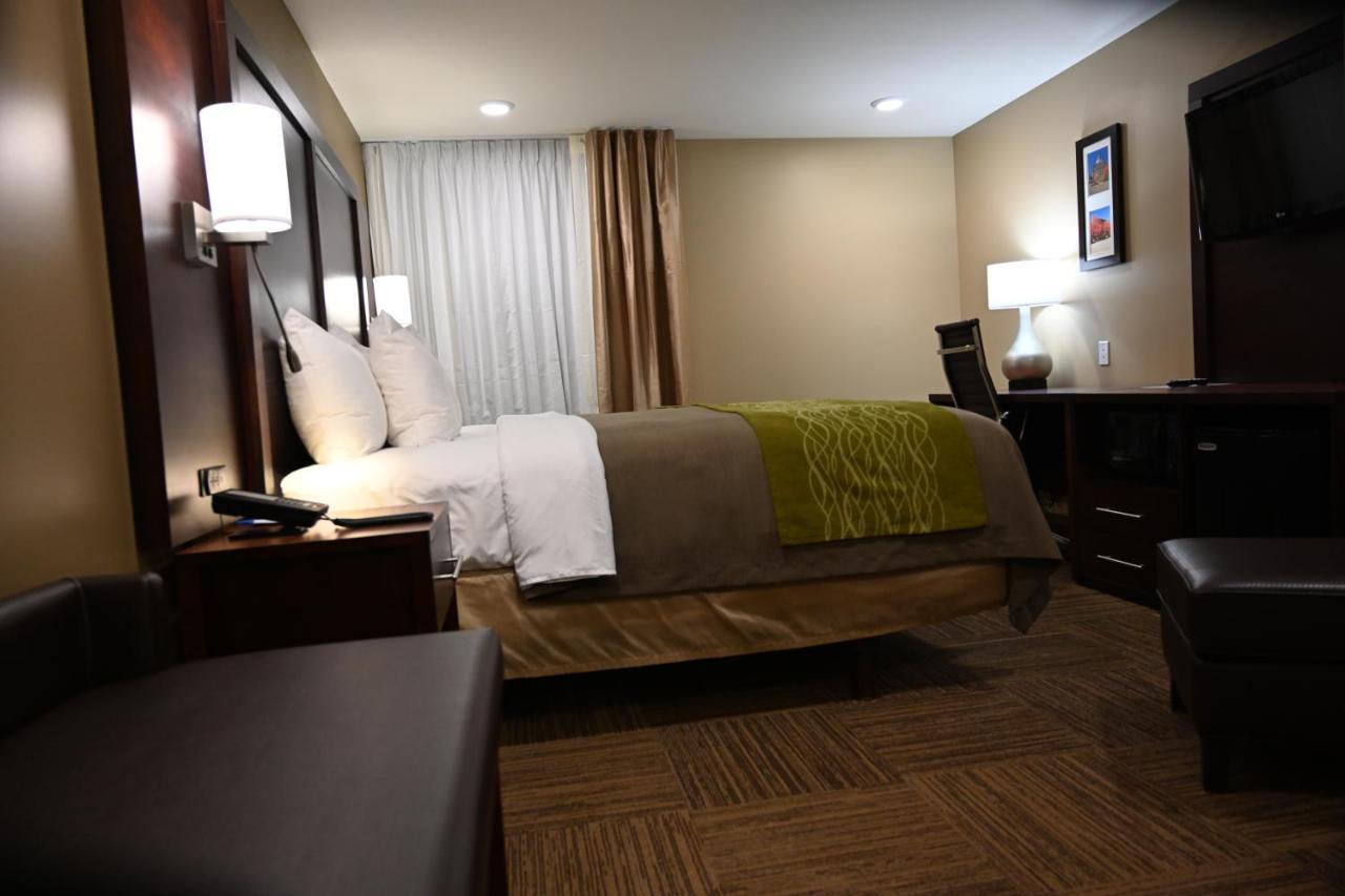 Giles Hotel Inn And Suites Pulaski 외부 사진