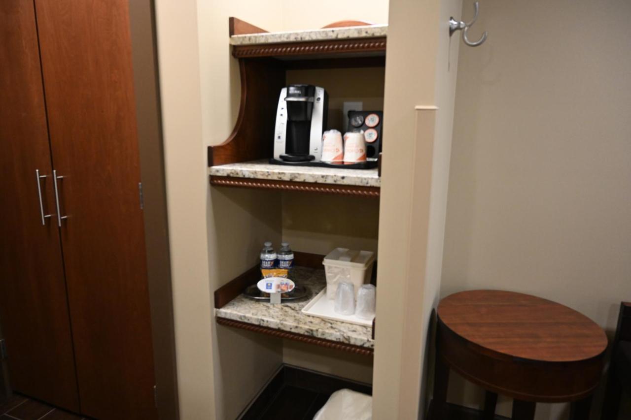 Giles Hotel Inn And Suites Pulaski 외부 사진