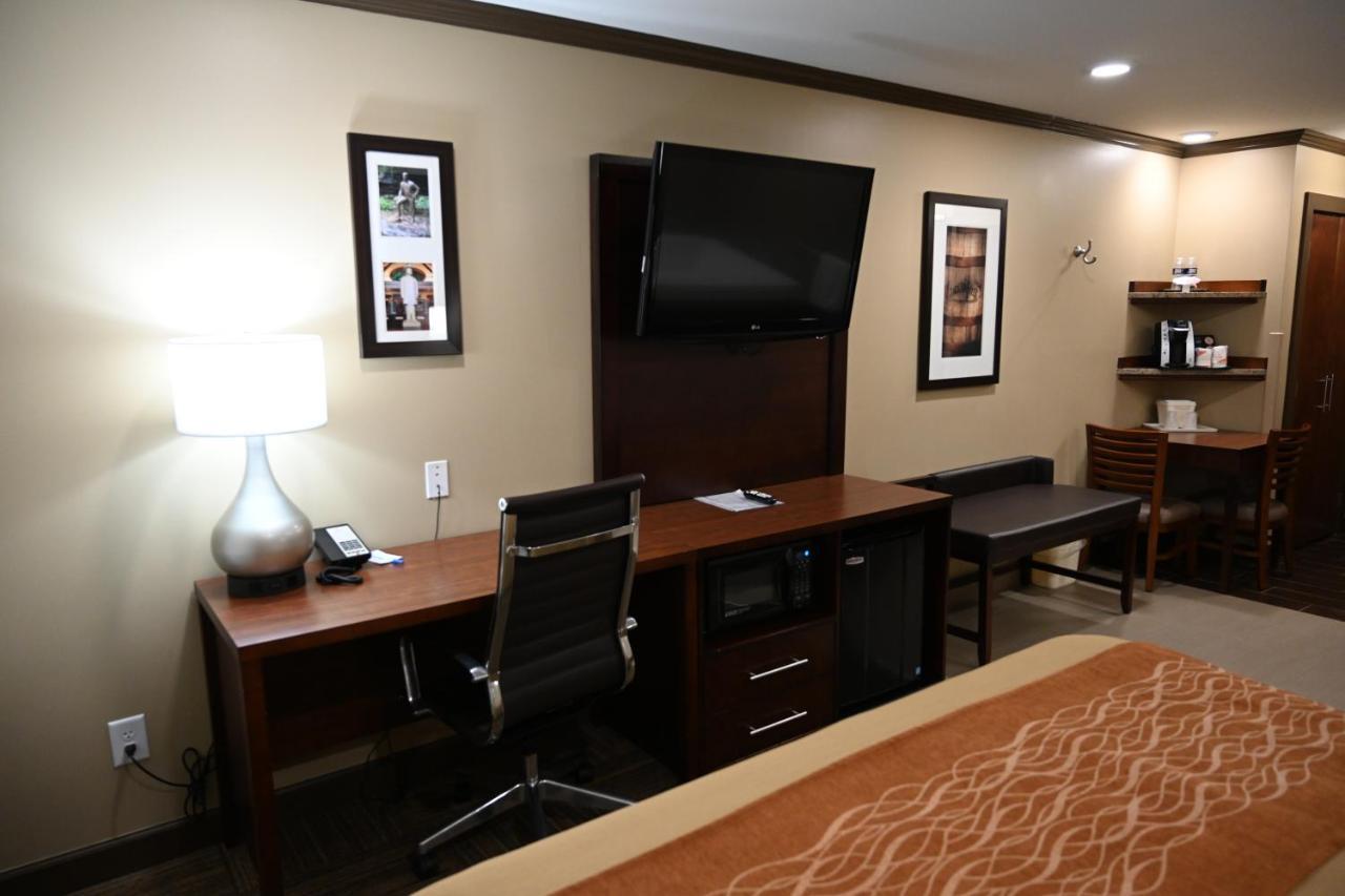 Giles Hotel Inn And Suites Pulaski 외부 사진