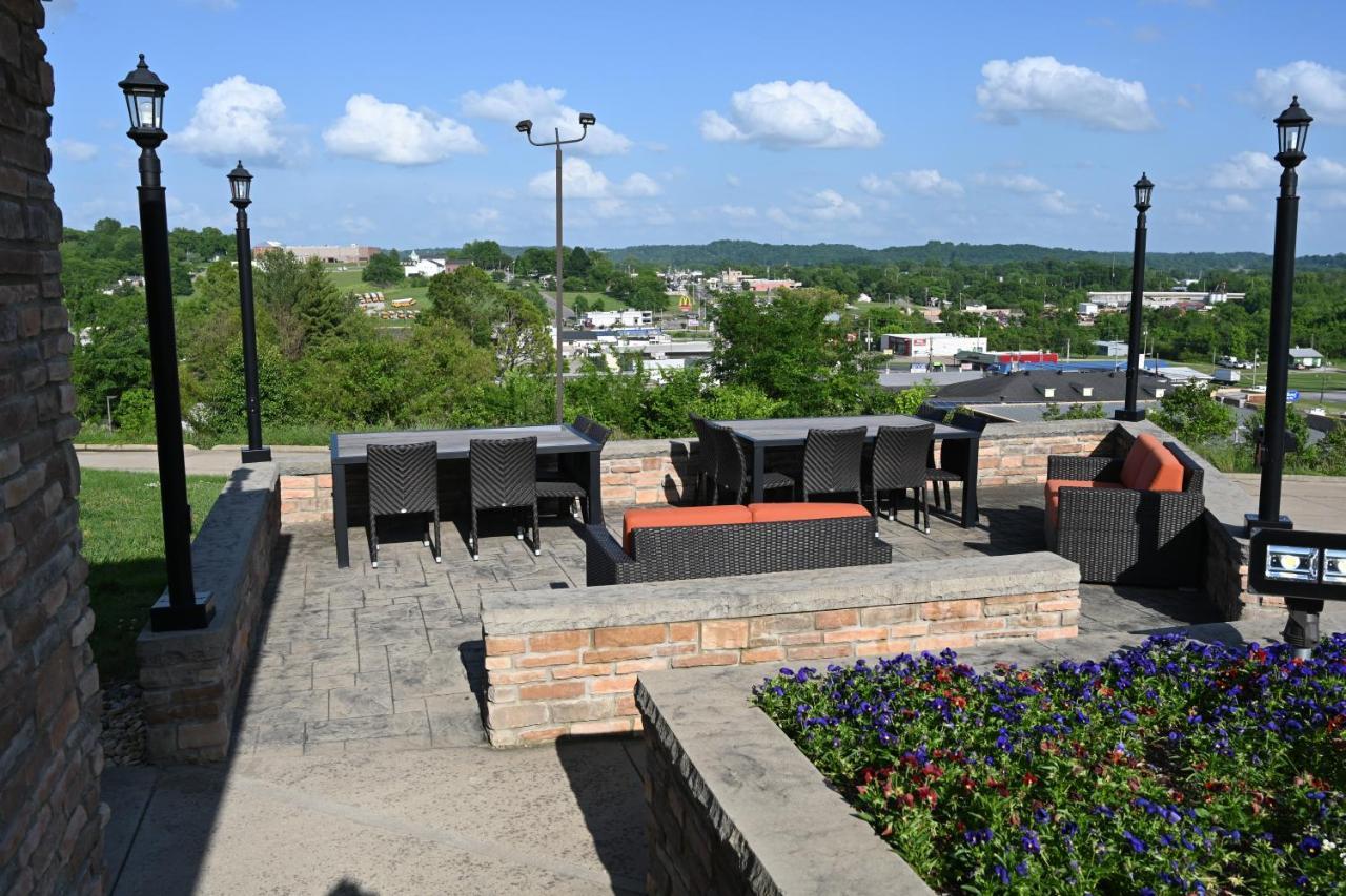 Giles Hotel Inn And Suites Pulaski 외부 사진