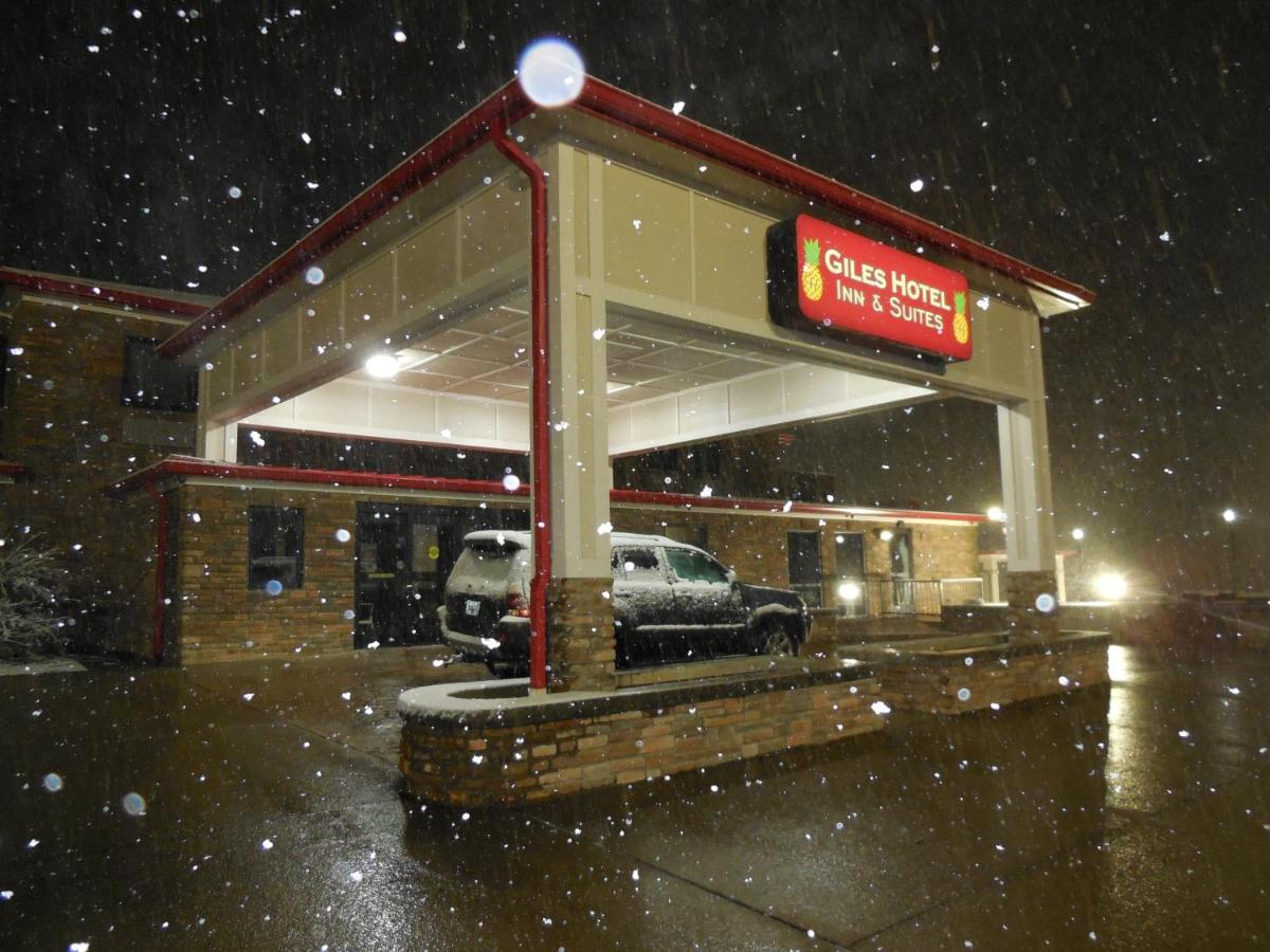 Giles Hotel Inn And Suites Pulaski 외부 사진