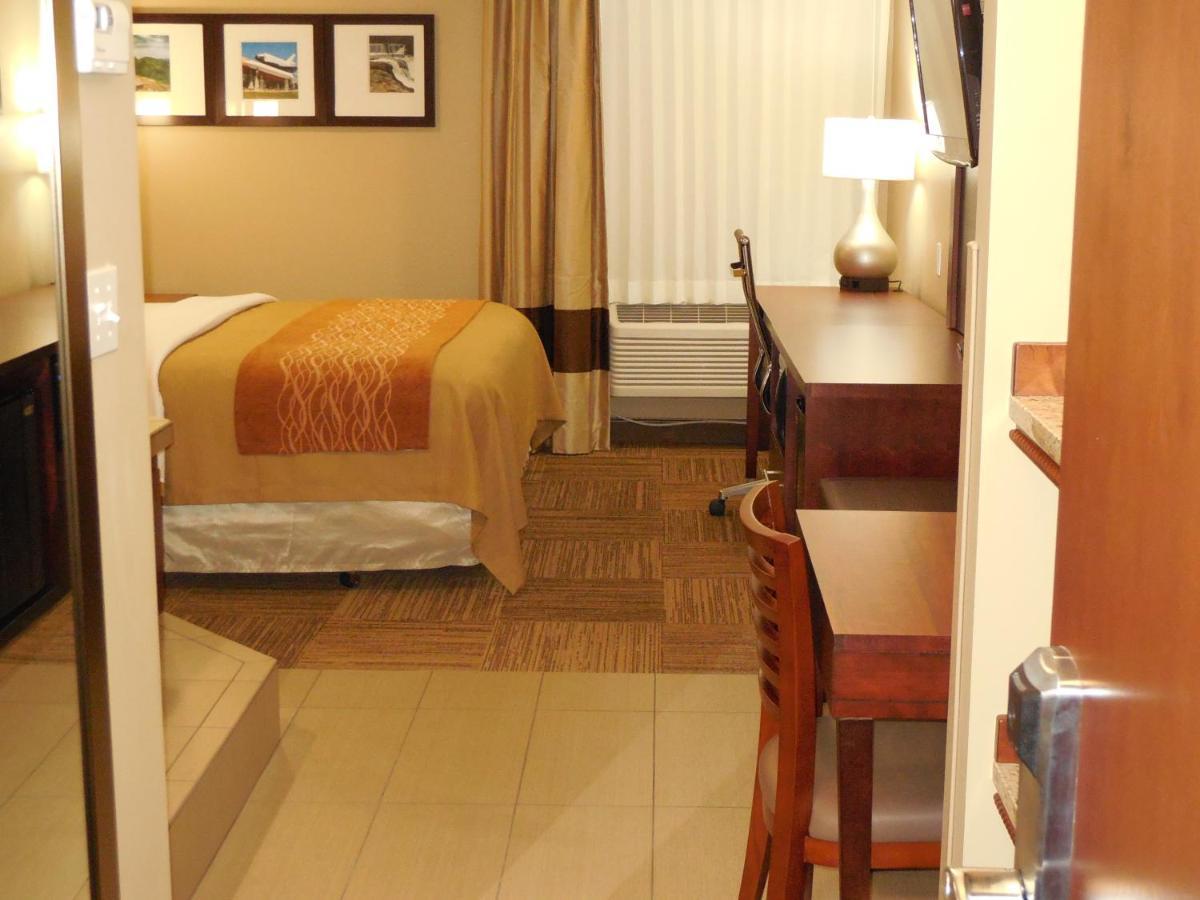 Giles Hotel Inn And Suites Pulaski 외부 사진
