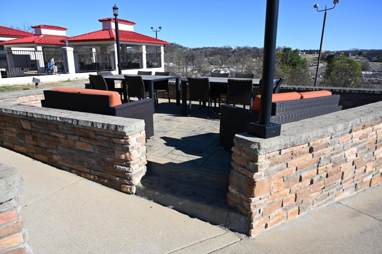Giles Hotel Inn And Suites Pulaski 외부 사진