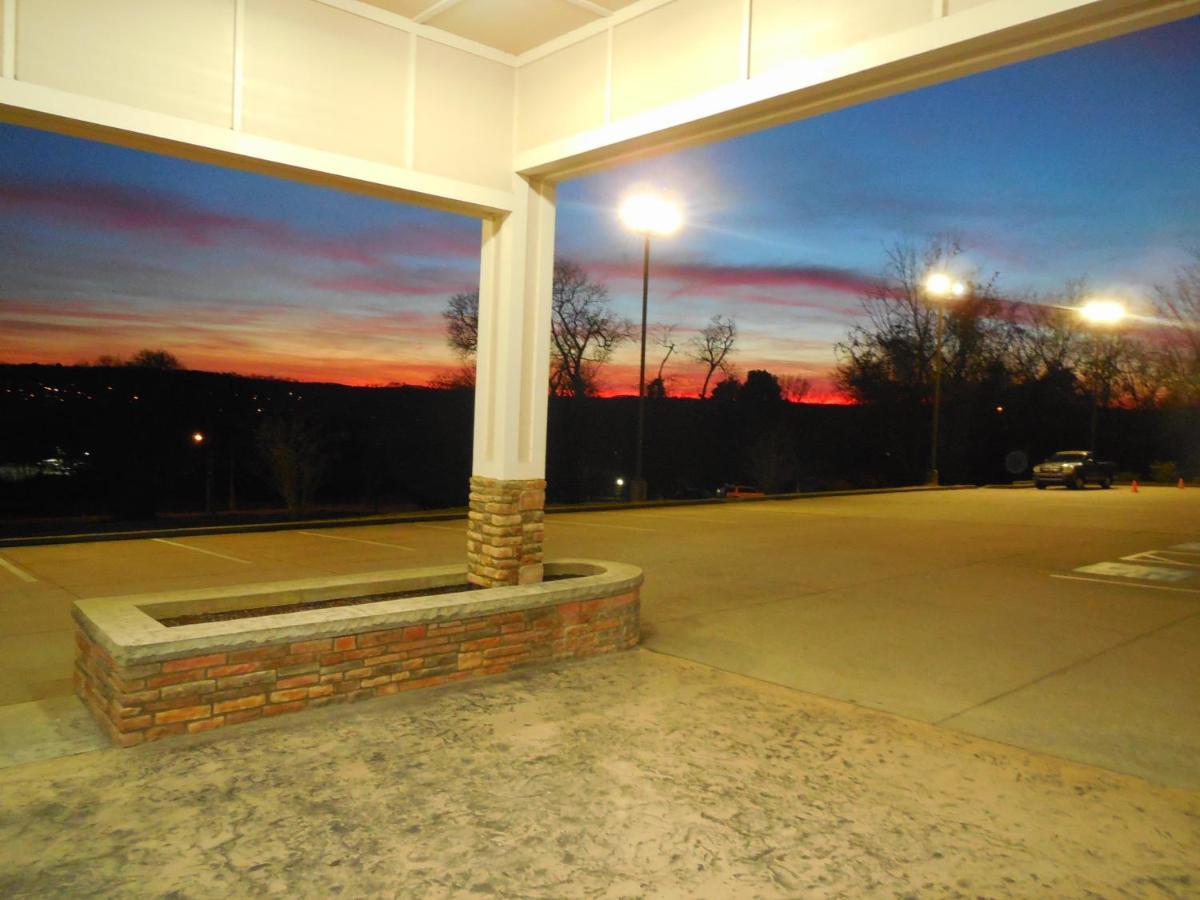Giles Hotel Inn And Suites Pulaski 외부 사진