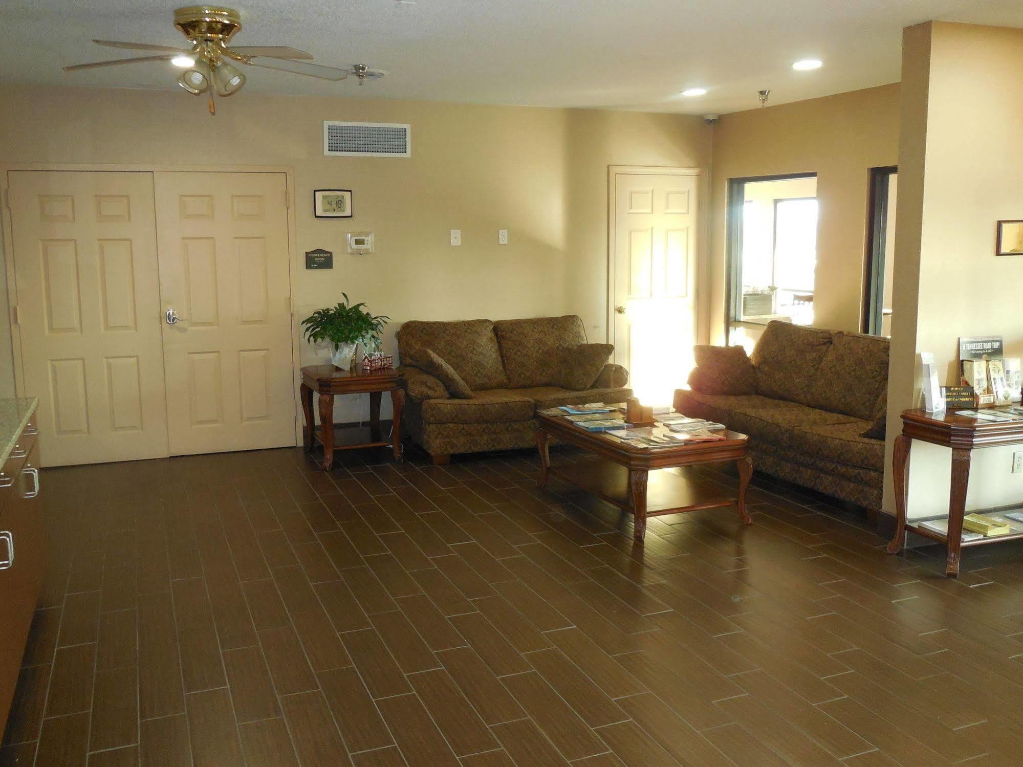 Giles Hotel Inn And Suites Pulaski 외부 사진