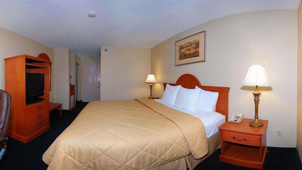 Giles Hotel Inn And Suites Pulaski 외부 사진